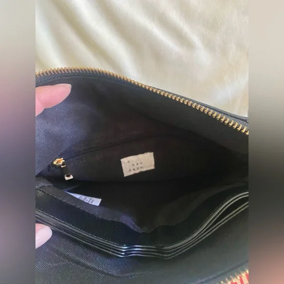 NWOT Vegan Leather Crossbody, Top Zip Closure, interior zip pocket/compartments - Picture 7 of 14